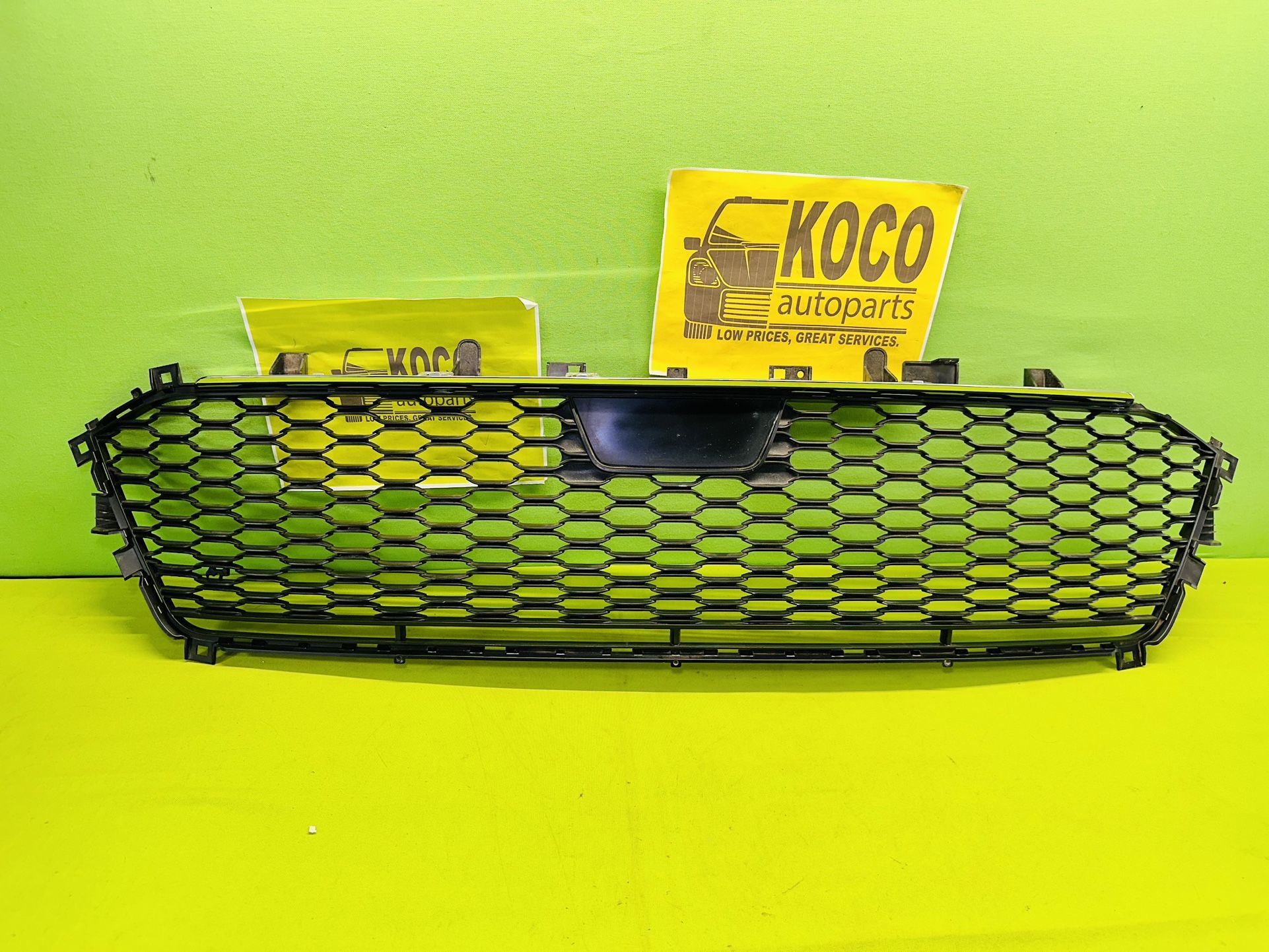 2022 - 2024 JEEP GRAND CHEROKEE MOPAR FRONT LOWER GRILLE 6YV23TRMAE