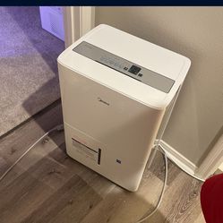 Used 50 L Midea Dehumidifier Needs Cleaning