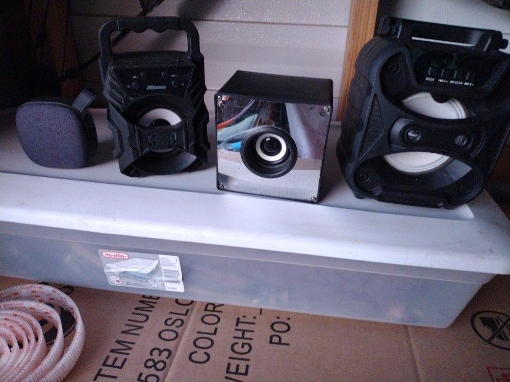 Lot Of Bluetooth Speakers