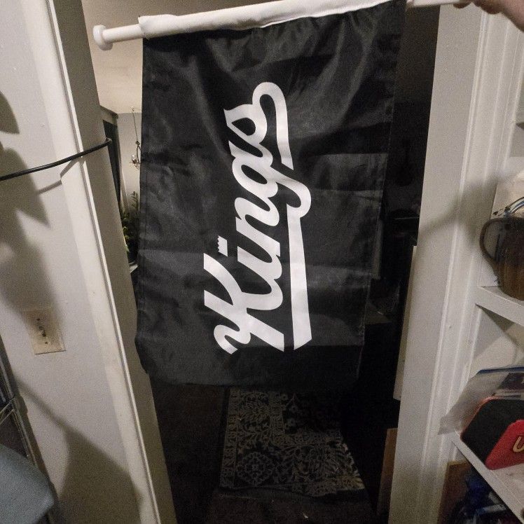 Sacramento KINGS car Window Flags.