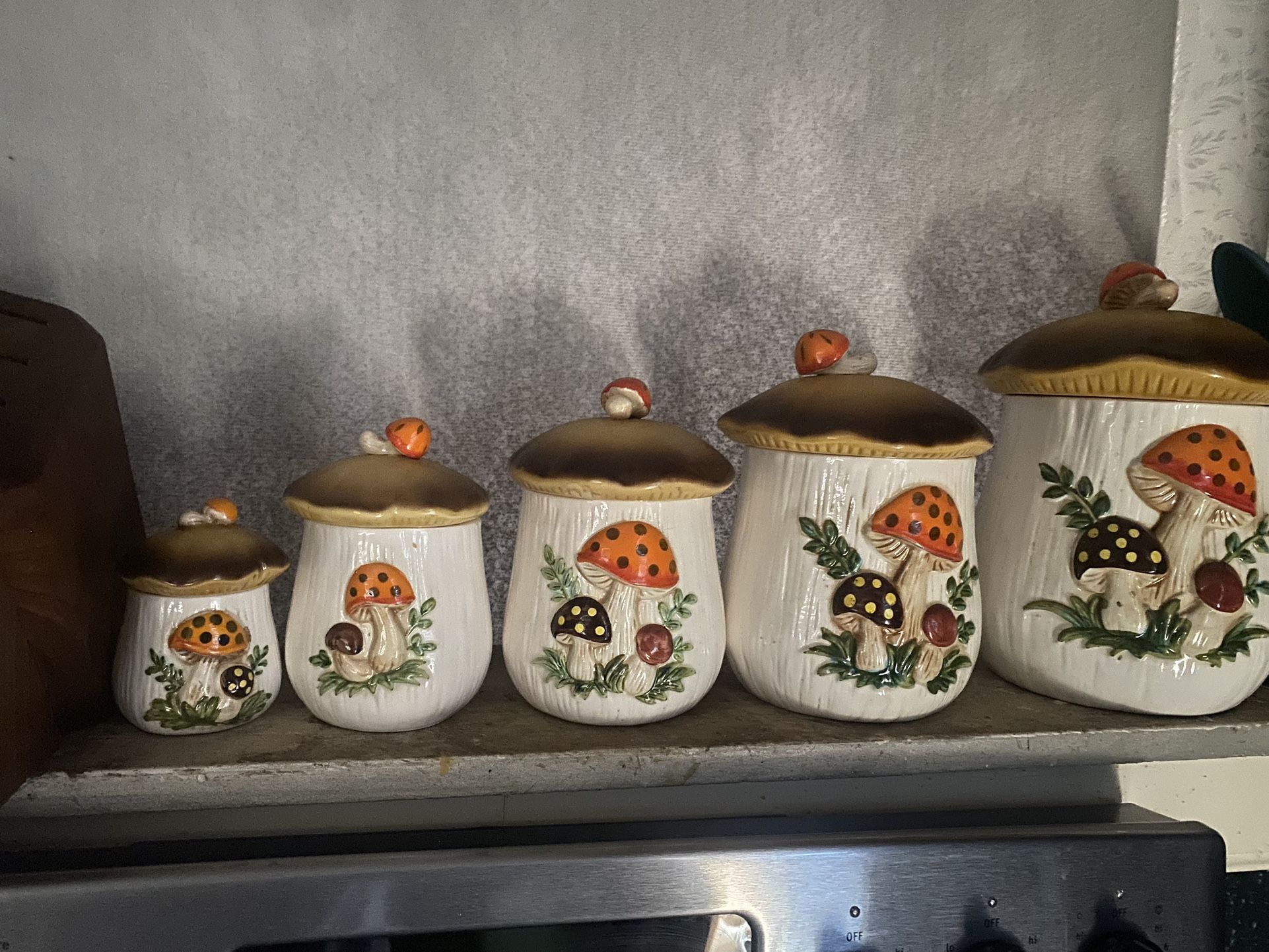 Merry Mushroom Canister Set And Full Bed