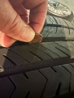 Tesla model Y stock tires with wheels used Tesla model Y stock tires with wheels used