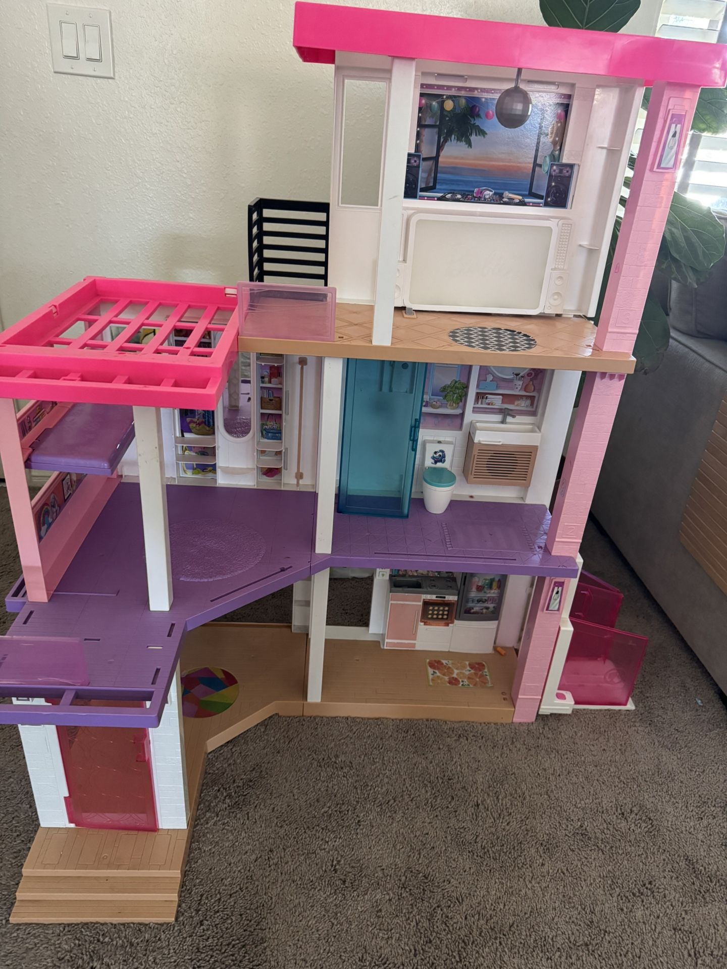 Barbie Doll House 