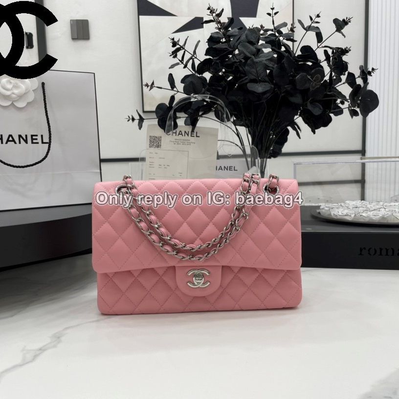 Chanel Flap Bags 61 In Stock for Sale in Jacksonville, FL - OfferUp