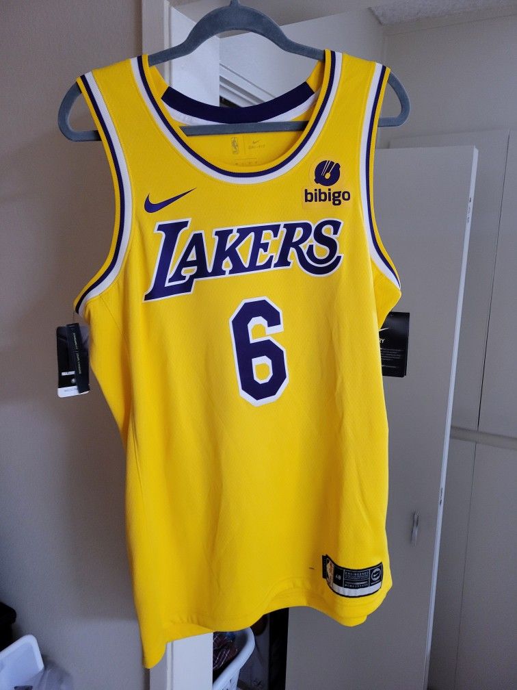 Original bibigo authentic lebron james jersey NEW SIZE (L) $75 OBO