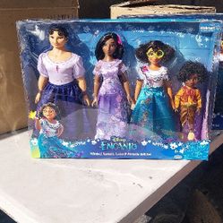 Disney Encanto Doll Set 