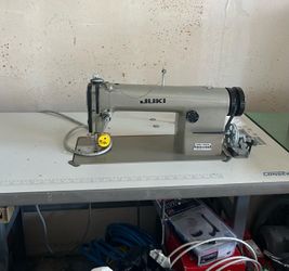 OVERLOCK MACHINE