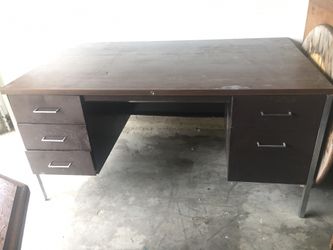 Metal desk very heavy
