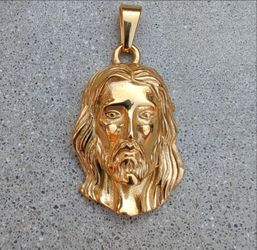GOLD JESUS PENDANT