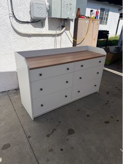6 drawer IKEA dresser !