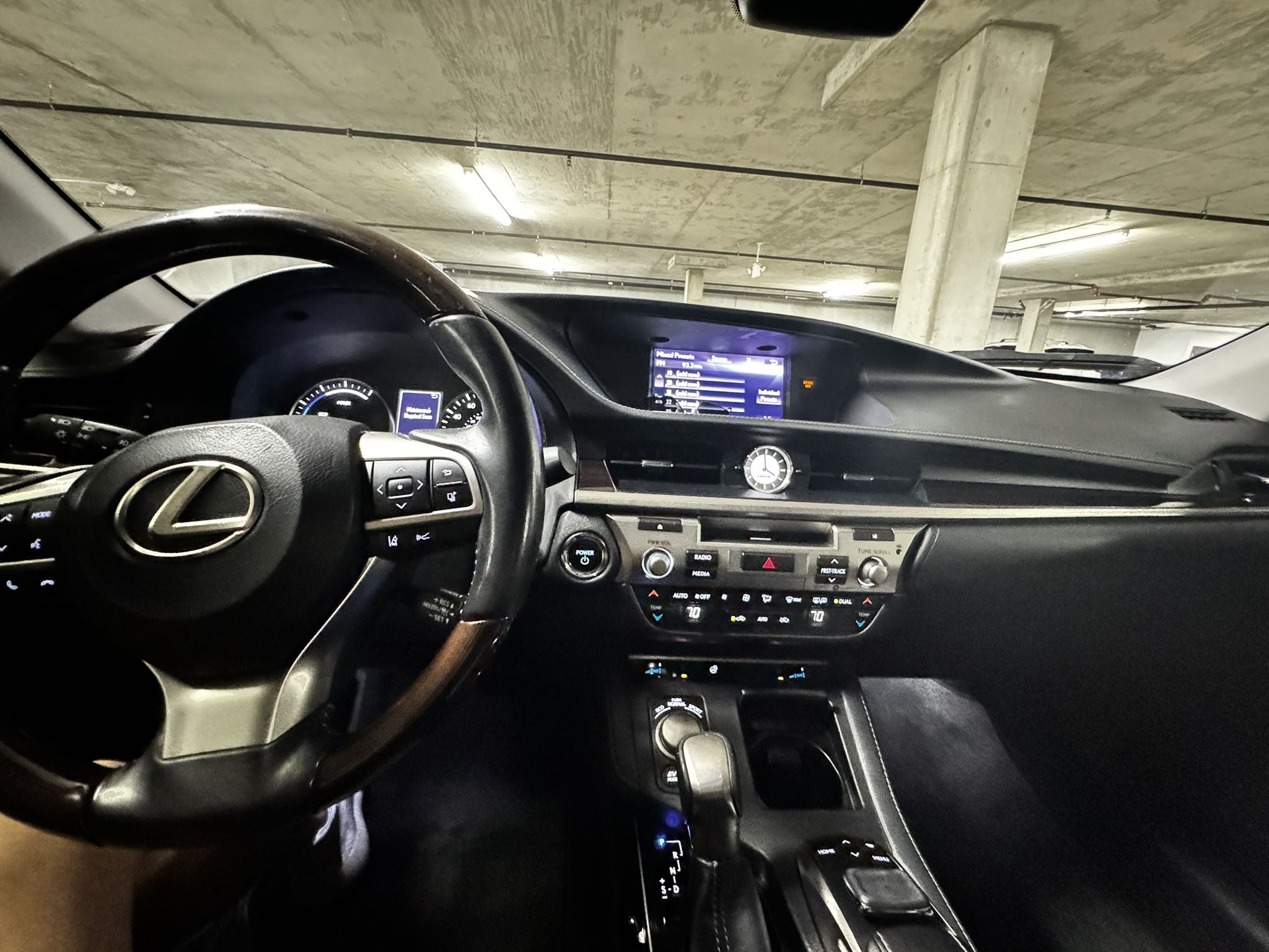 2018 Lexus ES 300h