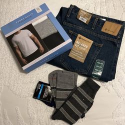 XL Mens Gift Pack Jeans Shirts Socks 