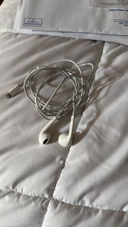 Apple Ear Phone