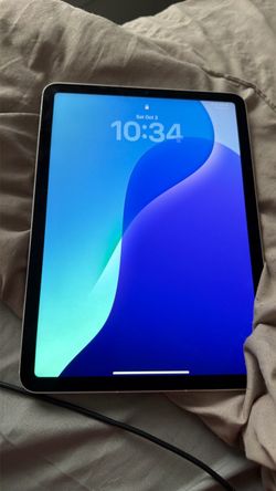 Apple iPad with Liquid Retina Display