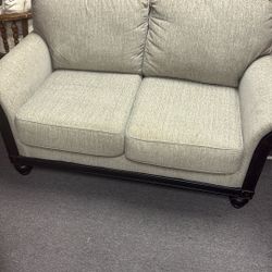 Like New Love Seat 