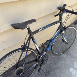 Road bike Fuji Roubaix
