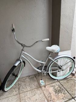 24-inch Huffy Cranbrook cruiser Women Bike