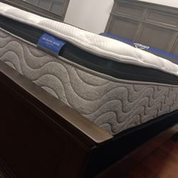 *Bedroom Special!!!*---Bold Lindex Queen/King Bed And Dresser Sets---Only $599!!!---Delivery And Financing🫡