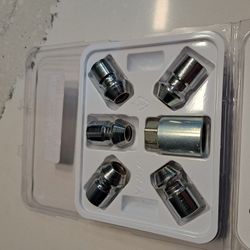 Ford Bronco Locking Lug Nuts
