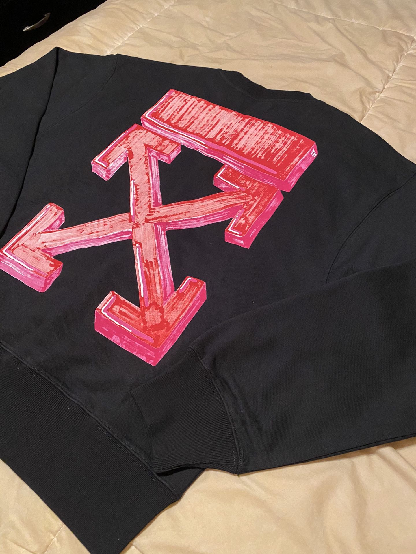 Off white sweatshirt Fits a medium & Large