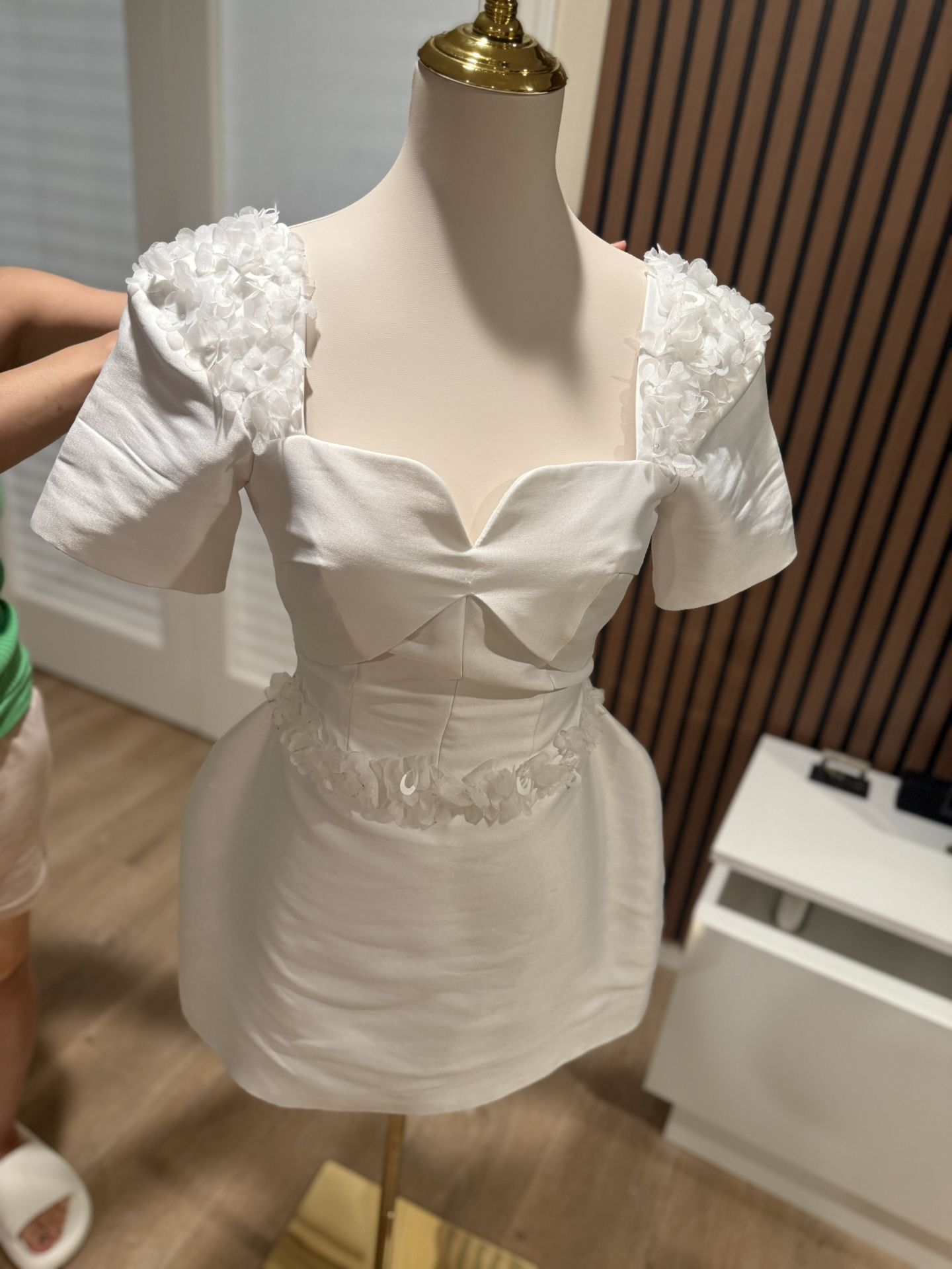 White Design Dress ( Size S)