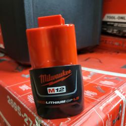 MILWAUKEE M12 BATTERY $40