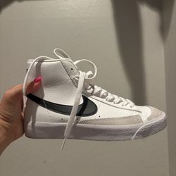 Nike Blazer Mid 