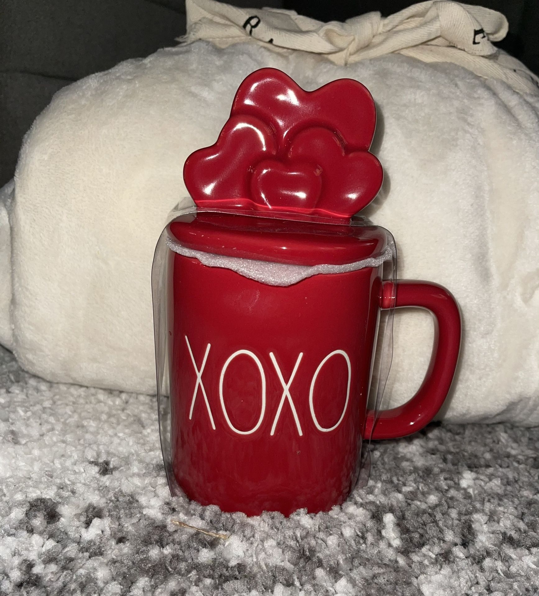 Rae Dunn “XOXO” mug with lid.