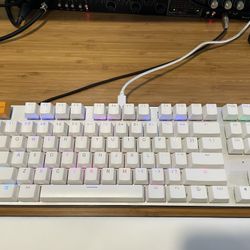Glorious GMMK Mechanical Keyboard White Ice Edition 