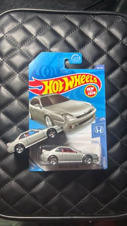 Lot of 2 Hotwheels Honda Prelude. 1 loose and 1 still in package