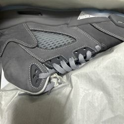 Wolf Grey 5s Size 5