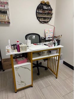 Nail table