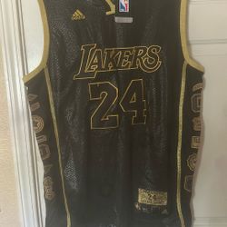 Kobe Bryant Commemorative Jersey