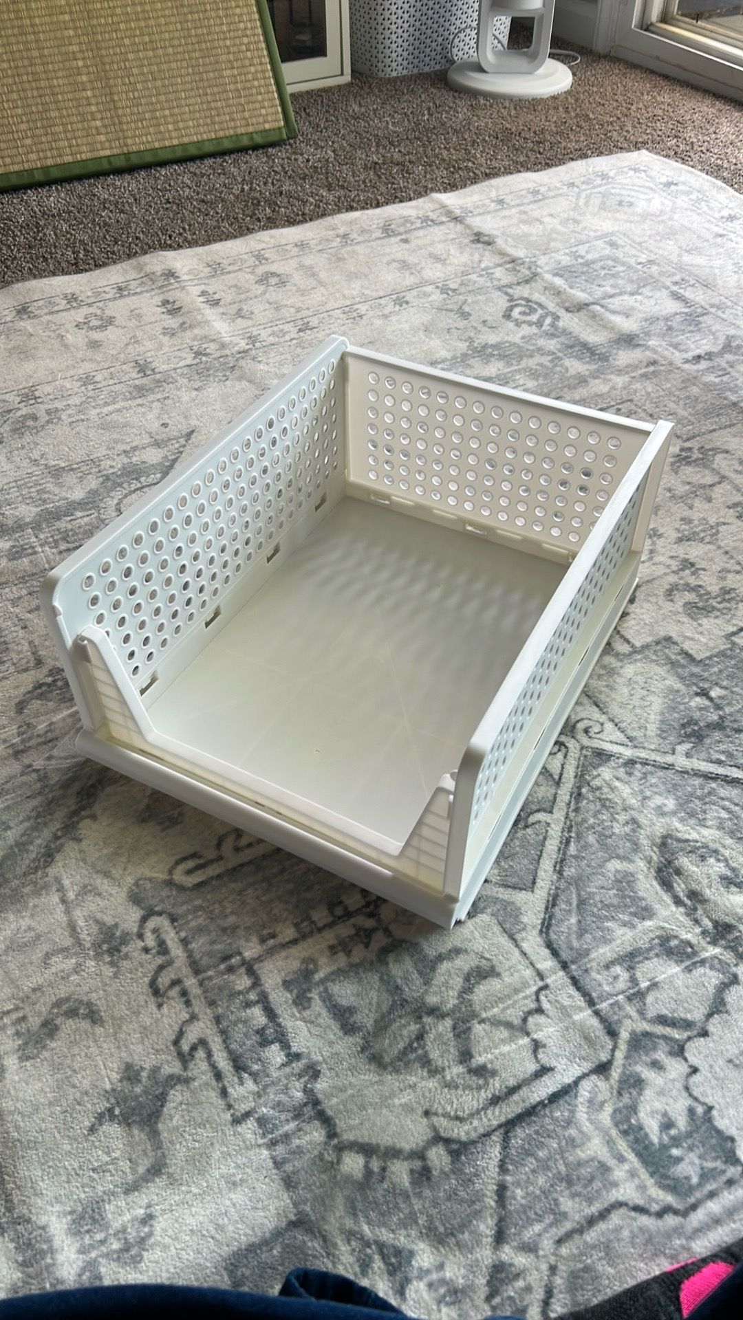 Collapsible storage bins