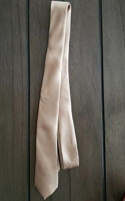 Rose gold color tie