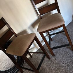 2 Bar Stools 