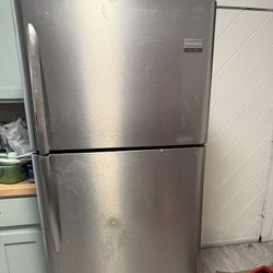 Frigidaire Refrigerator 