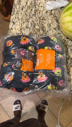 Halloween Black Plush Throw w Neon Skulls 50x60" NEW Hyde & Eek, Blanket