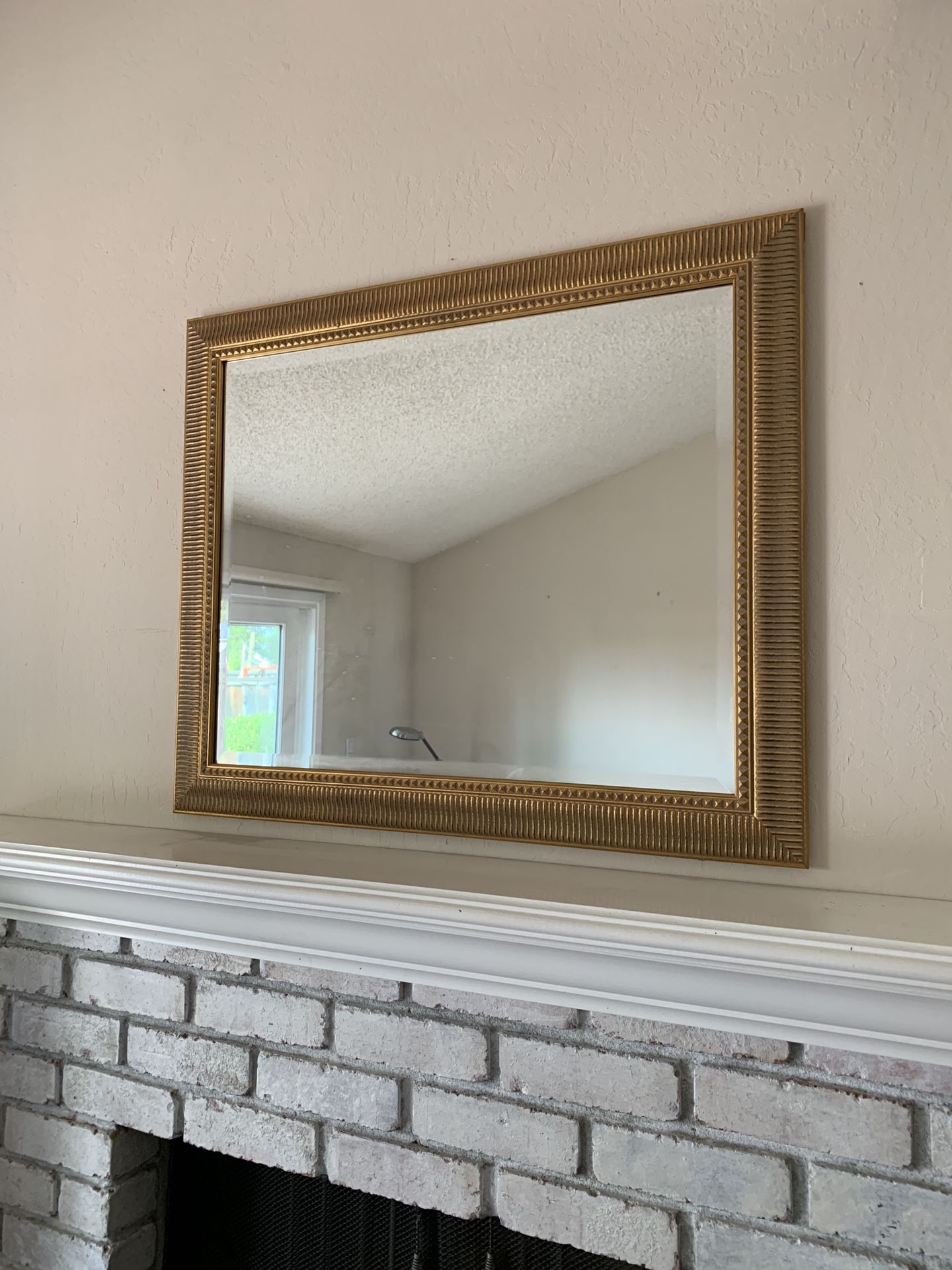 Wall mirror