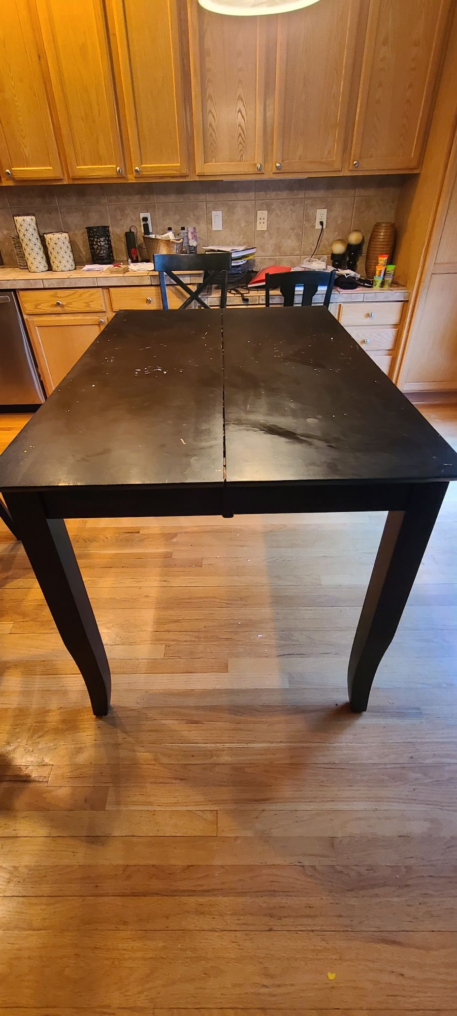 Free counter height table