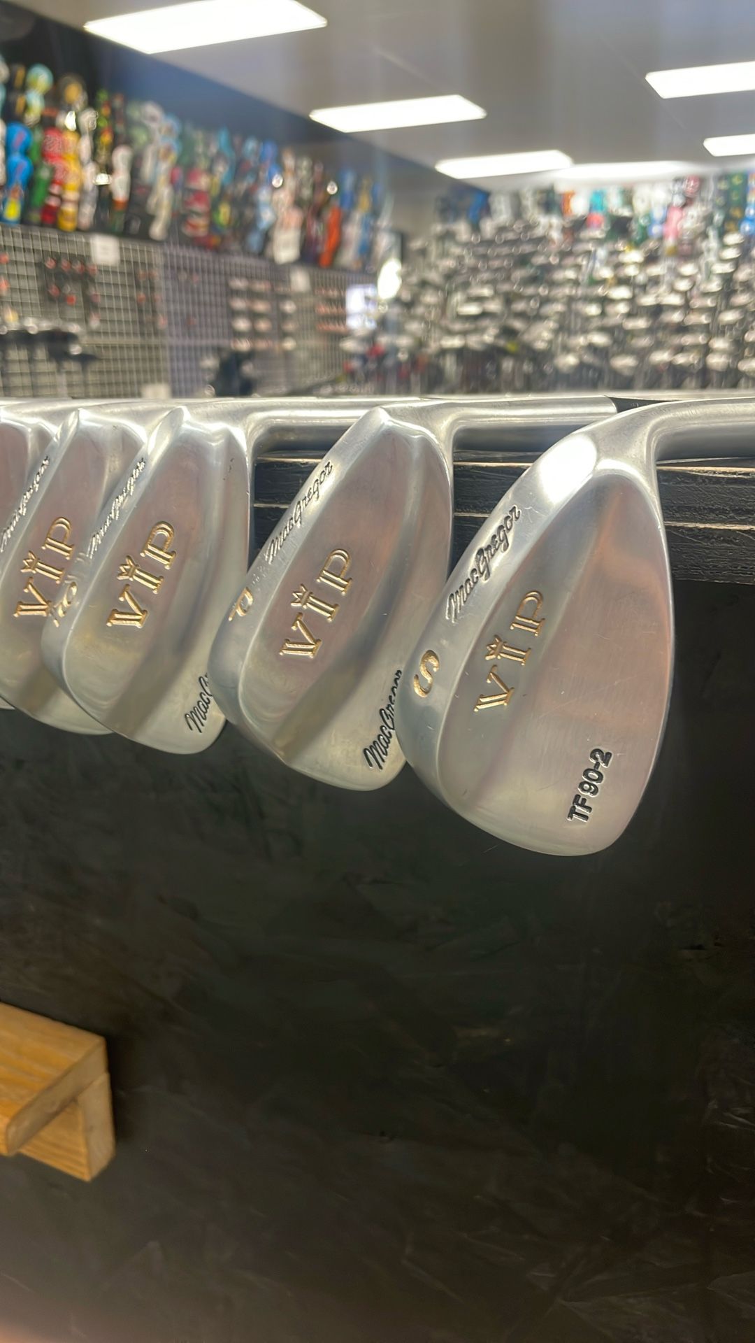MacGregor-VIP-Blades-Iron-Set-10-Clubs-2-thru-PW/SW-Right-Hand-Stiff-Flex
