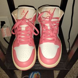 Women's Air Jordan 1 Mids Strawberries And Cream 