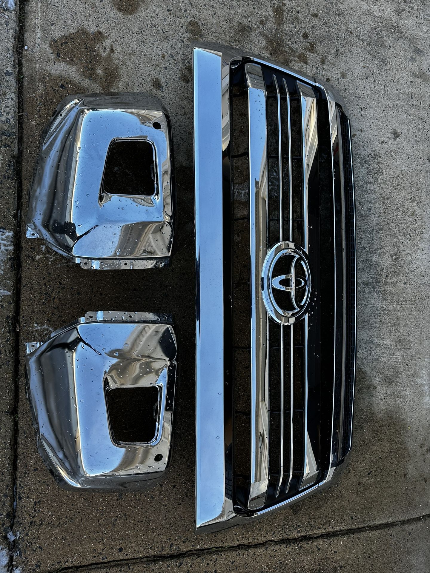 OEM 2014-2021 Toyota Tundra  Chrome Front End 