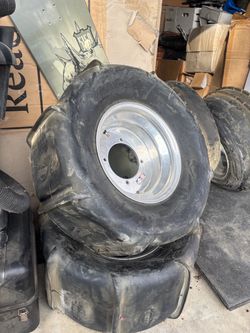 Paddle tires