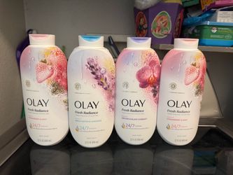 Brand new Olay bundle (4) for ($20)(Cash only)(price is firm)