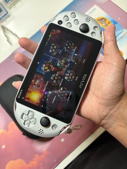 PS Vita 2000 slim