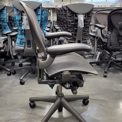 Like New Classic Aeron Chair by Herman Miller
