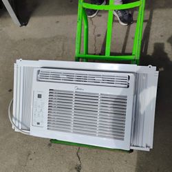 5000 BTU MIdea window air conditioner