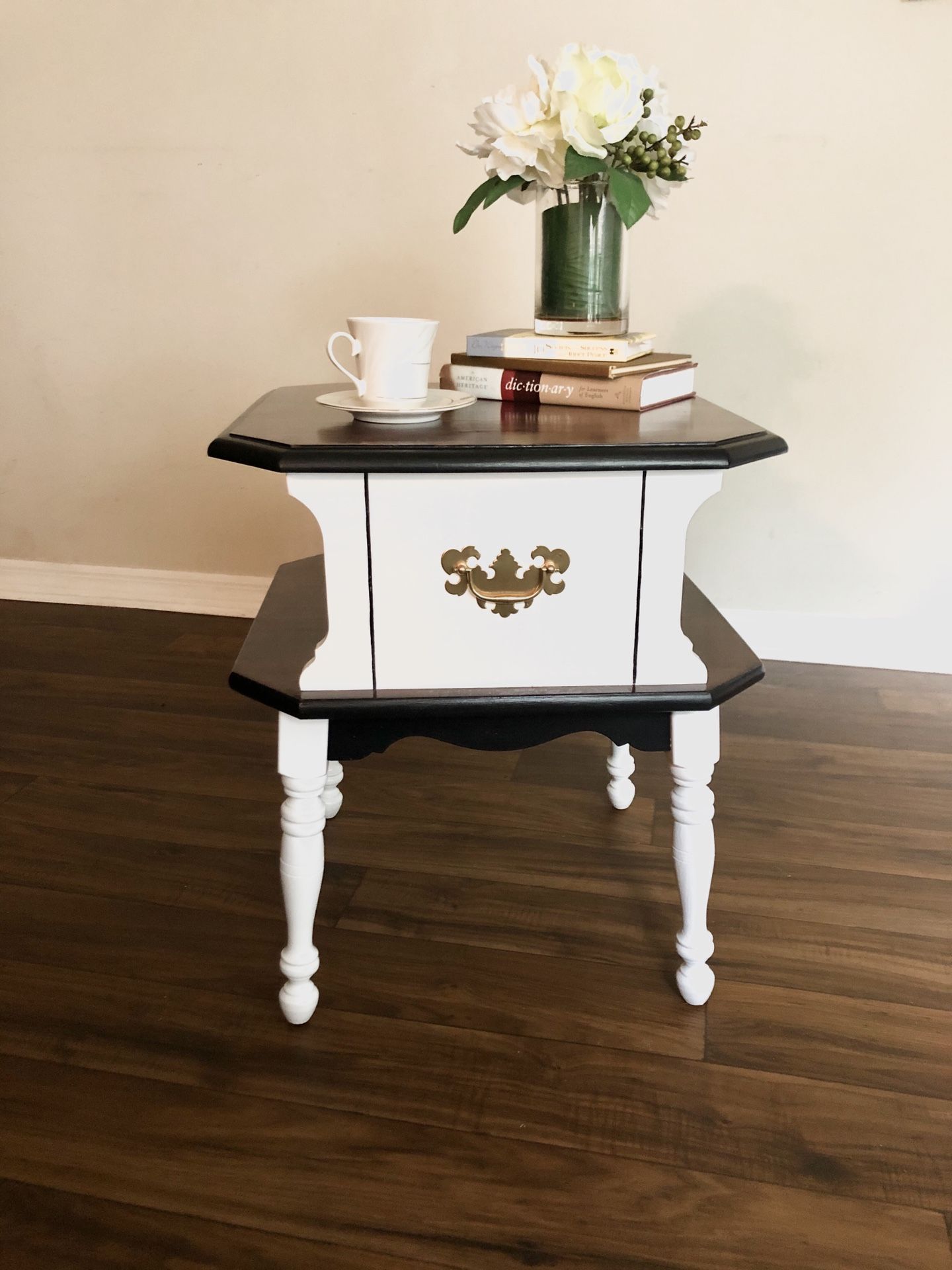 Refinished Solid Wood Side Table/ One Table/ LIKE BRAND NEW/Very Sturdy / Ready For Good Home / 20” w x 20” d x 23” Tall/I Can Deliver