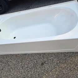 Brand New - Sterling Peforma 60" x 29" Bath Tub - Left-hand Drain